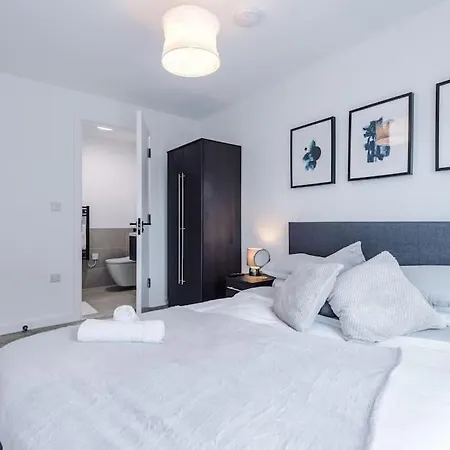 Sleeps 6, Stylish 2 Bedroom In Old Trafford, Balcony, Smart Tvs, Long Term Disc Lägenhet *