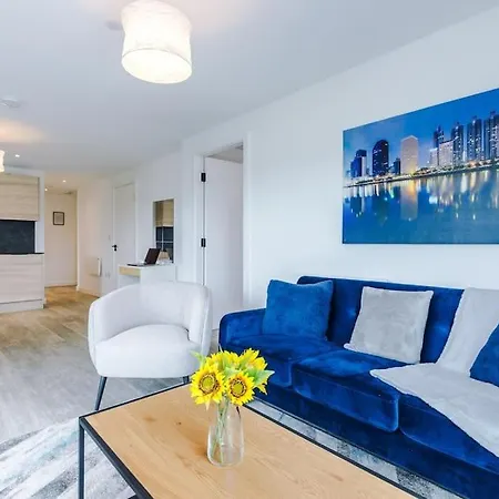 Apartmán Sleeps 6, Stylish 2 Bedroom In Old Trafford, Balcony, Smart Tvs, Long Term Disc *