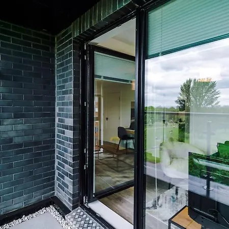 公寓 Sleeps 6, Stylish 2 Bedroom In Old Trafford, Balcony, Smart Tvs, Long Term Disc