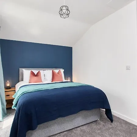 5-bed House - Perfect For Groups & Families Apartment