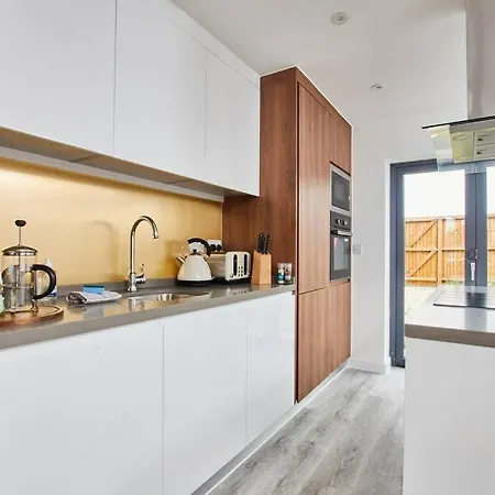 5-bed House - Perfect For Groups & Families * Манчестер
