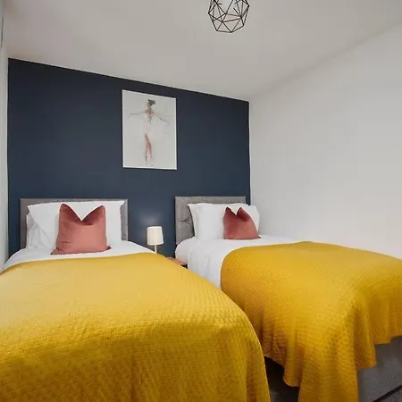 5-bed House - Perfect For Groups & Families Apartment