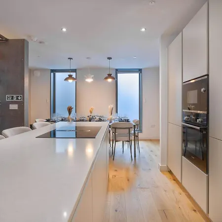 Luxury Townhouse 4br I Roof Terrace I Free Parking Prázdninový dům *