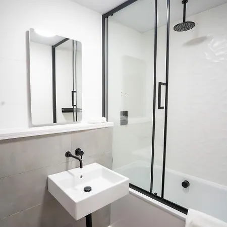 Luxury Townhouse 4br I Roof Terrace I Free Parking Manchester