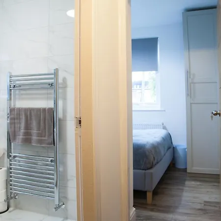 Entire Luxury In Old Trafford, Next To Mufc