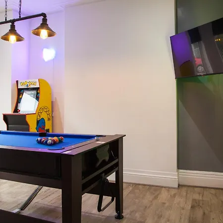 Entire Luxury In Old Trafford, Next To Mufc * Manchester