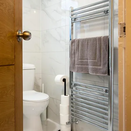 Feriehus Entire Luxury In Old Trafford, Next To Mufc Manchester