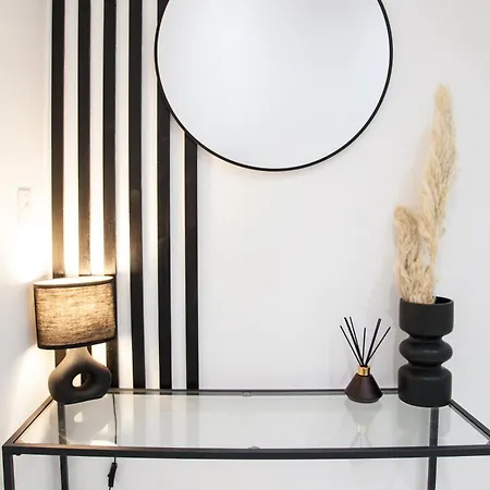 Entire Luxury In Old Trafford, Next To Mufc