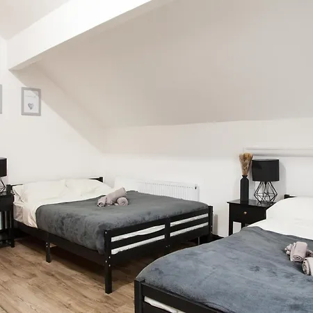 Entire Luxury In Old Trafford, Next To Mufc