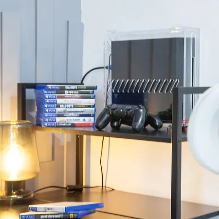 Entire Luxury In Old Trafford, Next To Mufc 度假居