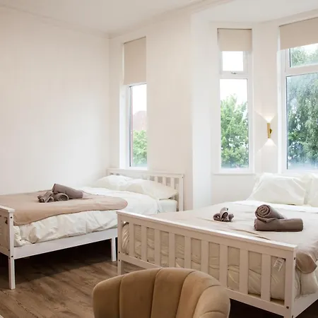 Entire Luxury In Old Trafford, Next To Mufc Manchester