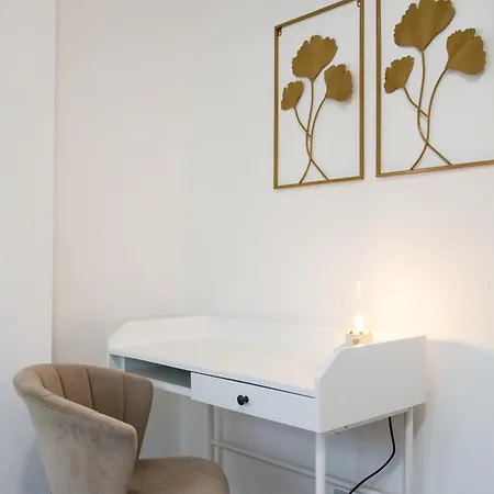 Entire Luxury In Old Trafford, Next To Mufc