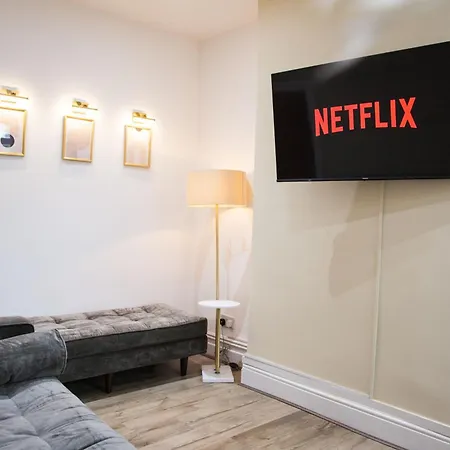 Entire Luxury In Old Trafford, Next To Mufc Feriehus *