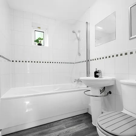 Modern Spacious 2bedroom Great! Location By Etihad Mancity Stadium& Coop Live Arena Daire