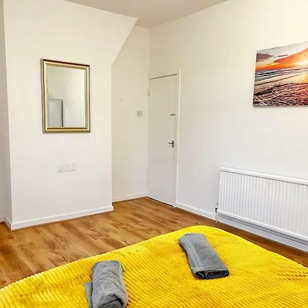 Сasa de vacaciones Pass The Keys Free Parking Close To Manc Perfect For Long Term