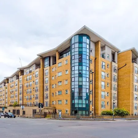 The Salford Luxe By Parydise - 2-bed City-view Gem - Business-ready, Leisure-friendly 맨체스터
