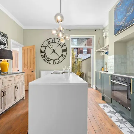 Large & Stylish Townhouse King Beds&free Parking