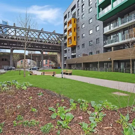 Spacious 2 Bed In Central Manchester