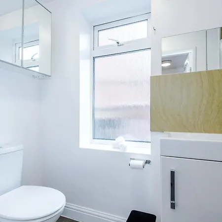 Property With Parking - Close To City Centre By Hass Haus Manchester