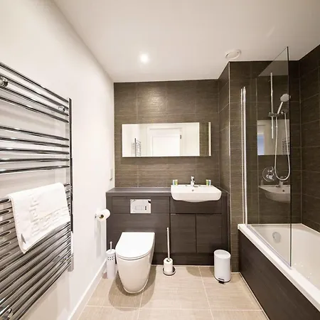 Fabulous 2 Bed In Central Apartment