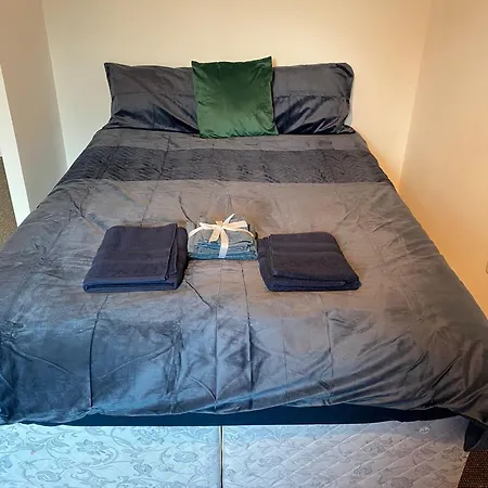 Spacious 2 Bedroom 2 Bathroom Manchester