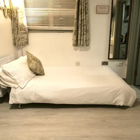 Bnbee - - Gorgeous 1 Bedroom Apartment! Manchester