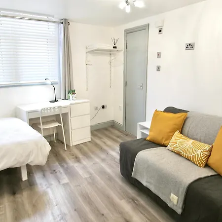 Bnbee - - Spacious Studio * Manchester