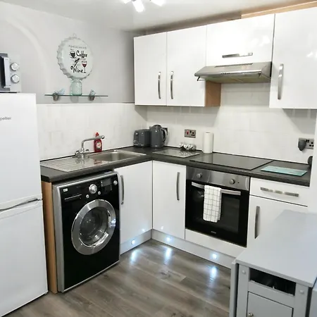 Bnbee - - Spacious Studio * Manchester