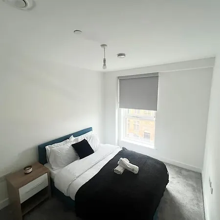 Luxury 1 Bedroom In *
