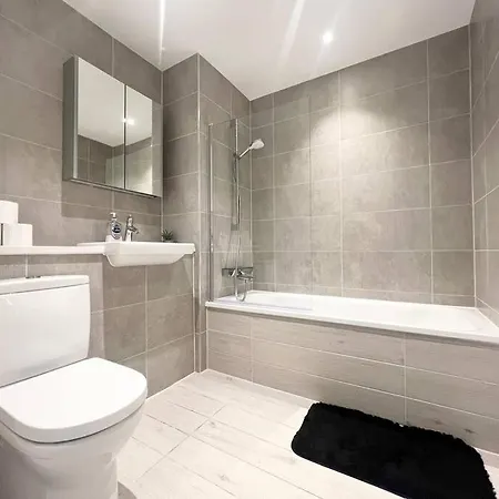 Luxury 1 Bedroom In *