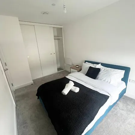 Luxury 1 Bedroom In *