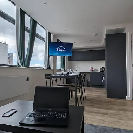 Lovely 1br Penthouse Near Mcr Stadiums