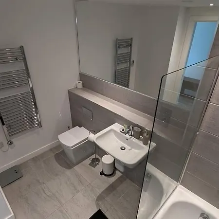 Apartment Lovely 1br Penthouse Near Mcr Stadiums *