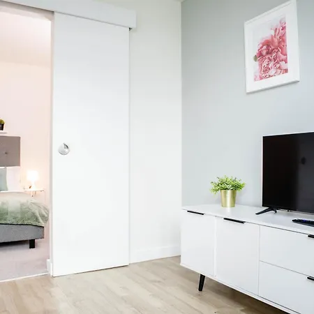 アパート Lavish Living Huge Long Term Savings For Contractors Relocators Profressionals マンチェスター