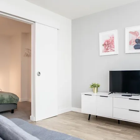 Lavish Living Huge Long Term Savings For Contractors Relocators Profressionals * Manchester