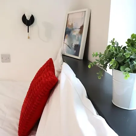 Onpoint - Convenient Studio - Old Trafford! Apartment *