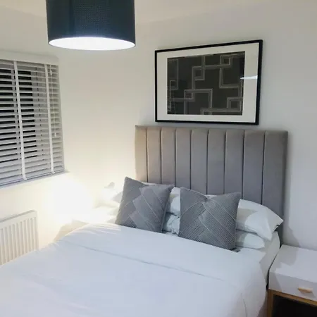 Holiday home Live Coop Apartment-entire House With Free Parking And Garden- Etihad Stadium *