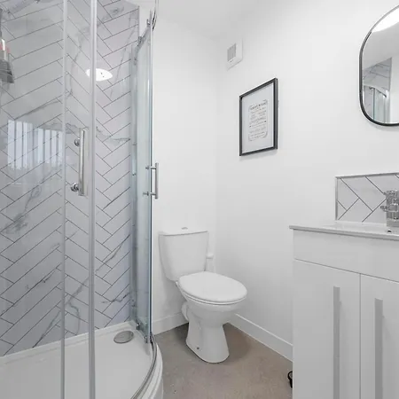 Kwatera prywatna Morden En-suite - Close Cente & Etihad Stadium *