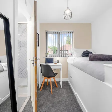 Morden En-suite - Close Cente & Etihad Stadium