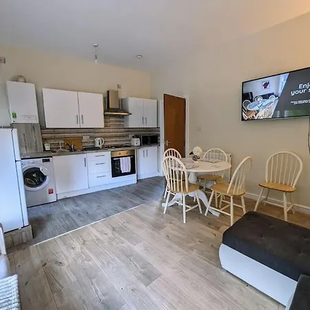 Entire 2 Bedroom Cosy Flat Near Centre Manchester