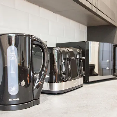 New! Stylish & Modern With Free Parking! Book Now! *