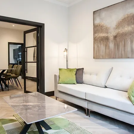 New! Stylish & Modern With Free Parking! Book Now! *