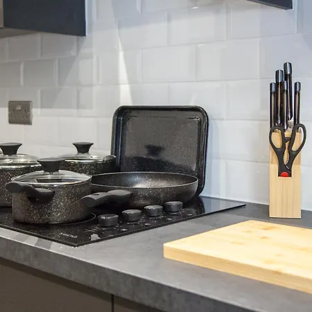 New! Stylish & Modern With Free Parking! Book Now! Manchester