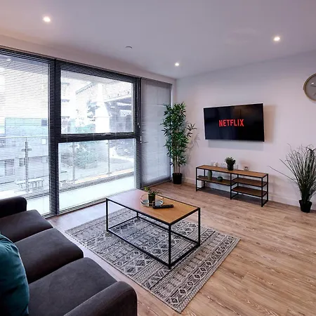 Апартаменты Spacious Balcony Oasis