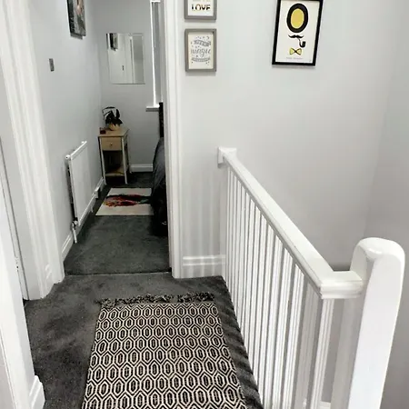 Semesterbostad Cosy House Trafford