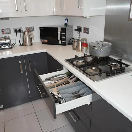 Séjour chez l'habitant Luxury - Pick A - Free Parking & Kitchen Access, Near Etihad Stadium, The Coop Live & Piccadilly Station, *