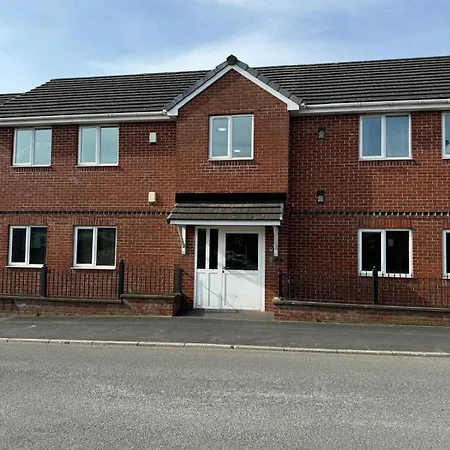 Apartment Modern, Quiet, Sleeps 9, Etihad, Coop Live, Manchester