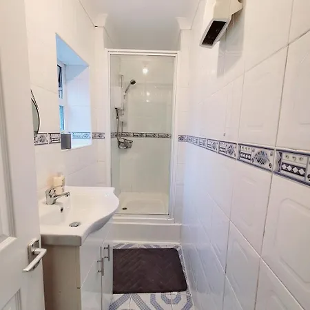 Charming One Shared Flat Near Centre By Etihad Stadium Coop *