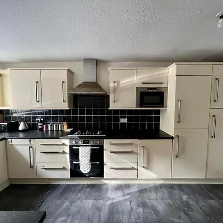 Stanier House Apartment *