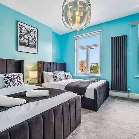 Сasa de vacaciones Large 3bdr House By Vista Short Lets & Serviced Glasgow With Pool Table & Free Wifi Mánchester